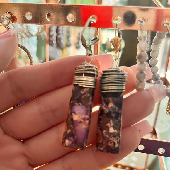 Southern Chic Dangle Earrings - Picture 1 of 1